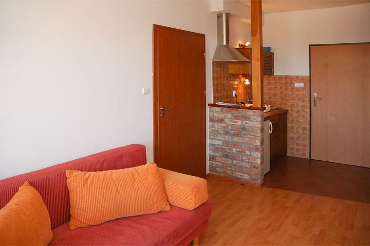 Lawer Apartment *